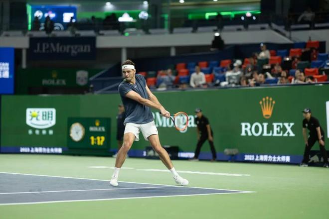 决定采取以 决定采取以