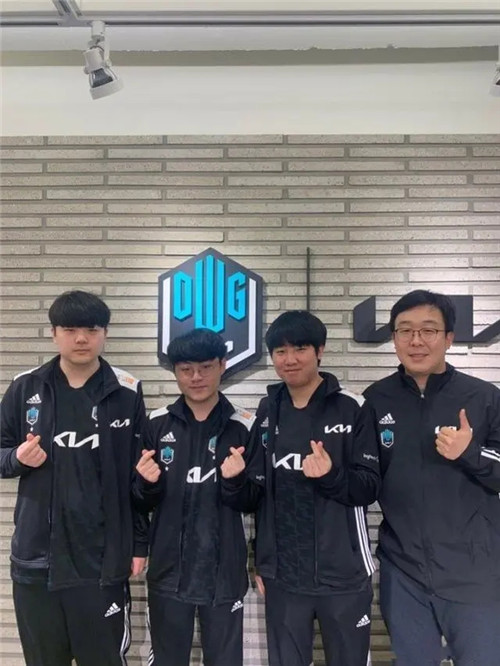 尤其是边路 尤其是边路