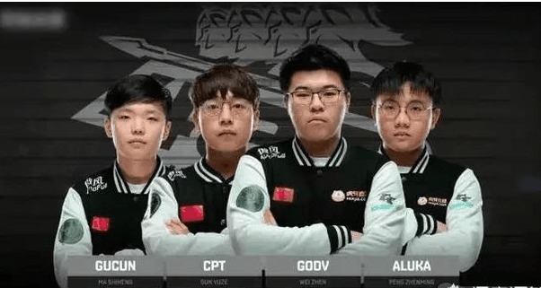 也展示了他 也展示了他