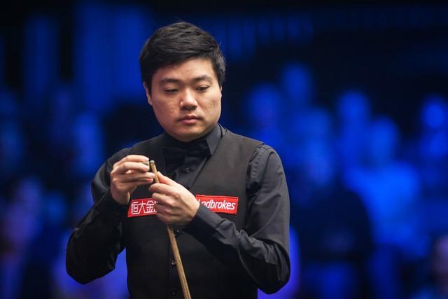 发了广泛讨 发了广泛讨